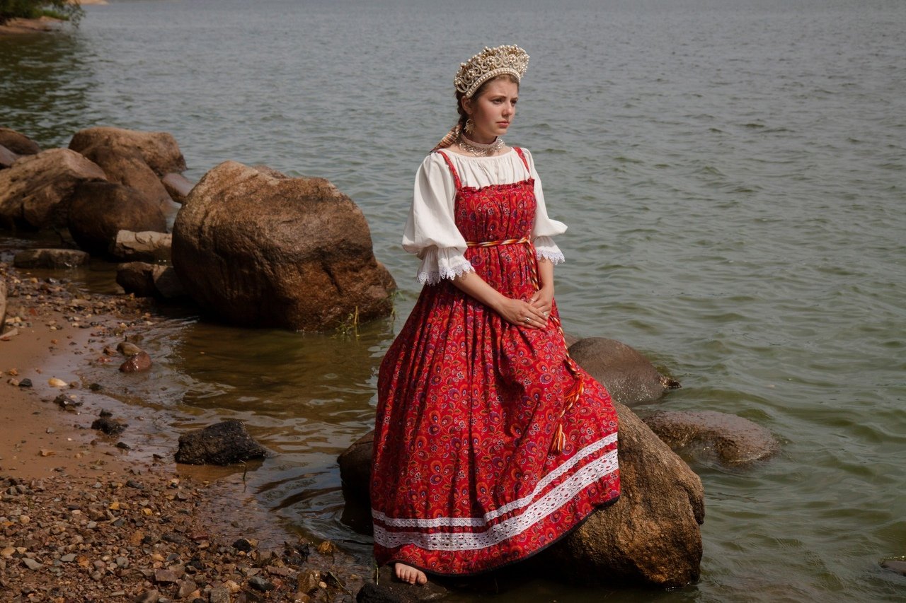 Women in Slavic costumes in Hanoi